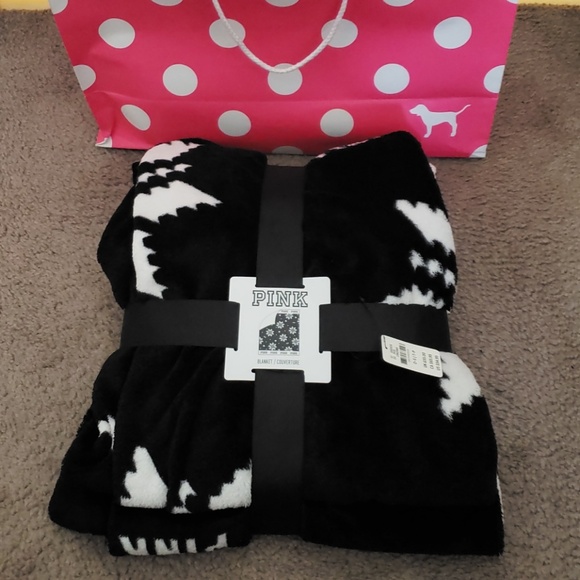 VS PINK cozy blanket - Picture 2 of 4